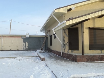 Кронштейн желоба металлический Lux, пломбир - 71